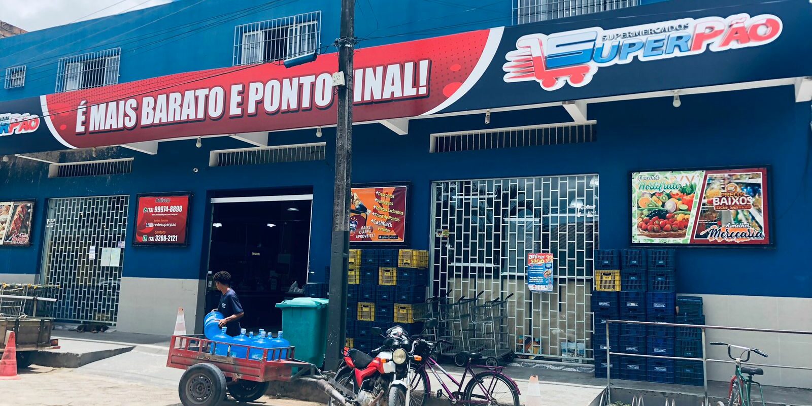 Fachada da loja Super Pão Nova Viçosa